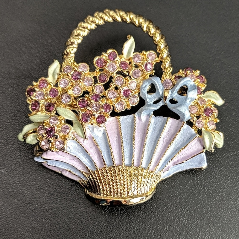 EUC~VINTAGE Rhinestone Enameled Basket Brooch Pin